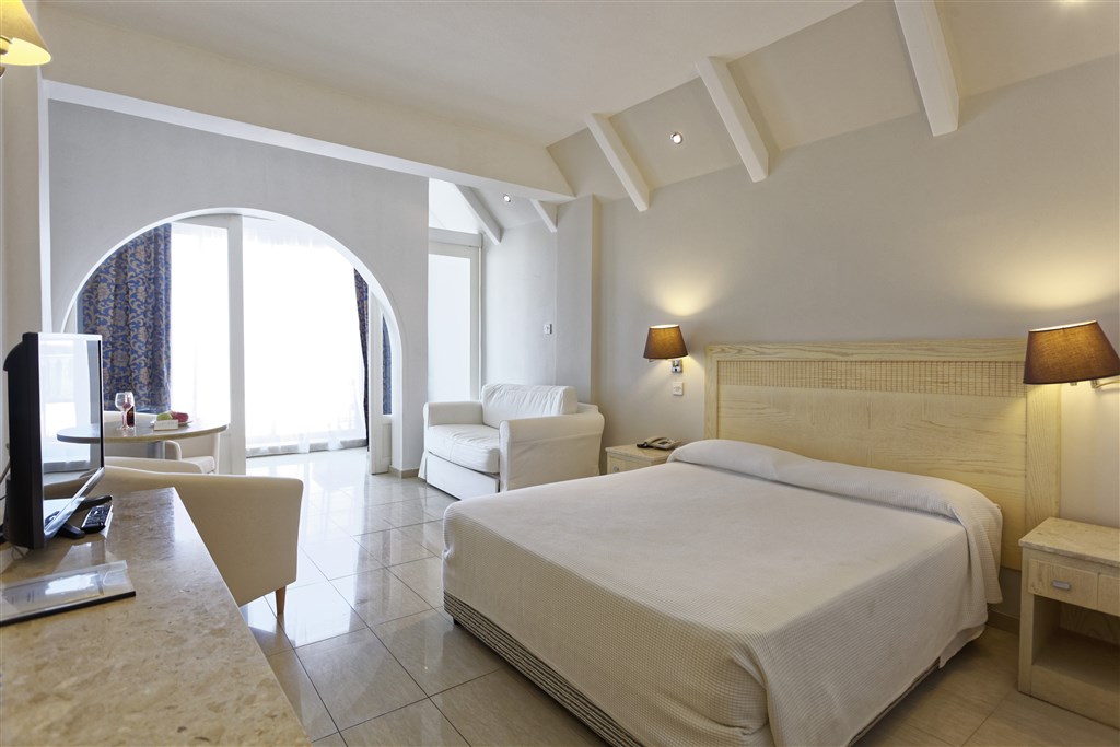 Radisson Beach Resort Larnaca (Ex. Princess Beach)