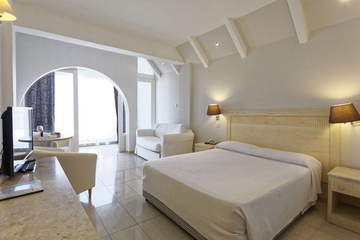 Radisson Beach Resort Larnaca (Ex. Princess Beach)