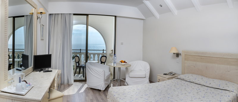 Radisson Beach Resort Larnaca (Ex. Princess Beach)