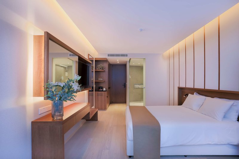 Radisson Beach Resort Larnaca (Ex. Princess Beach)