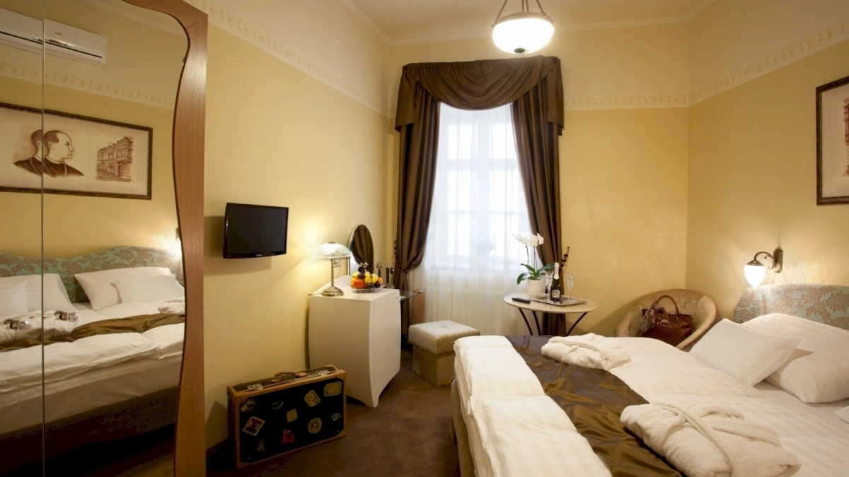 Barokk Hotel Promenád