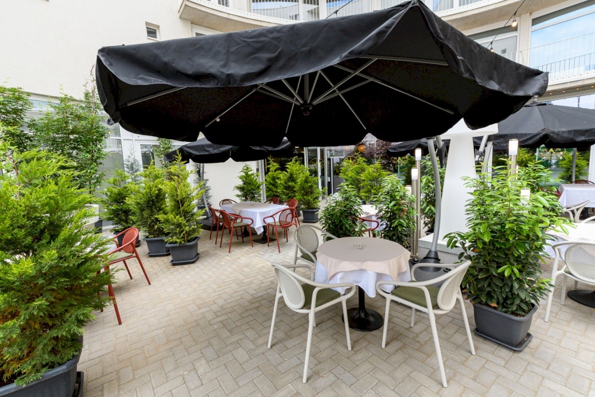 Párizs Garden Apartments