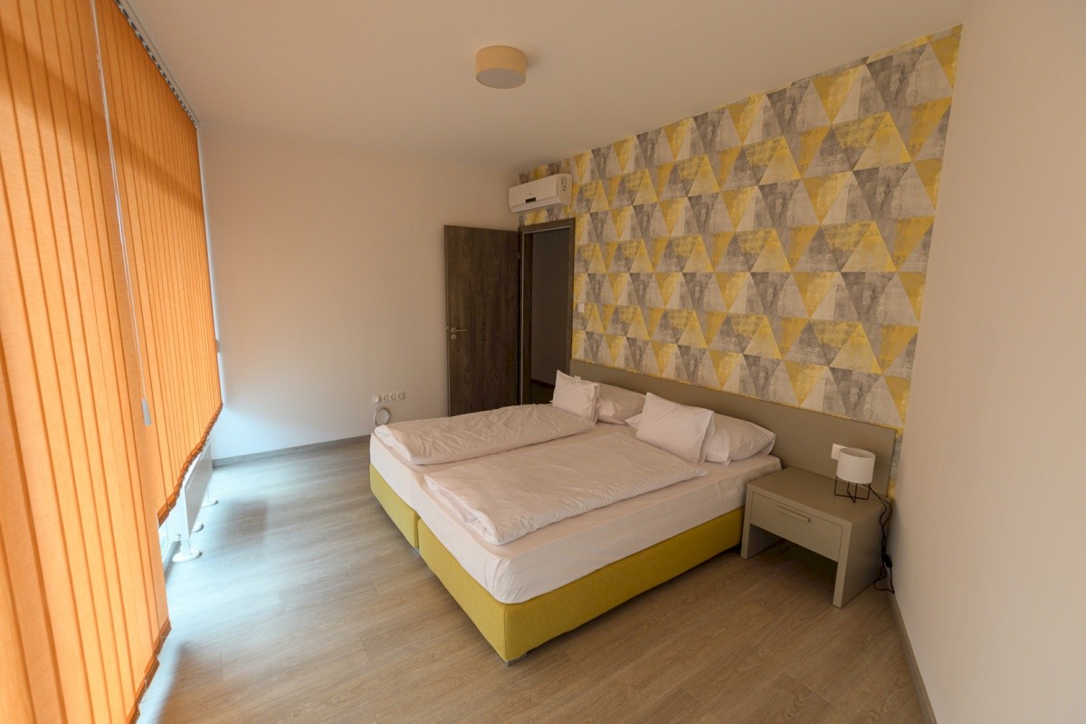 Párizs Garden Apartments