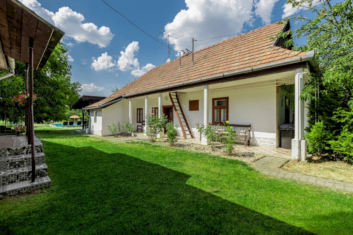 Medencés Vendégház (Szandaváralja)