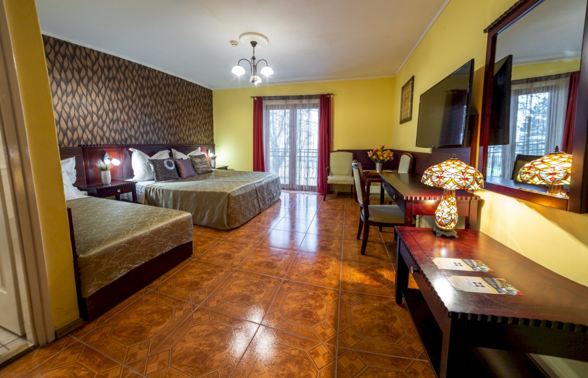 Dam Hotel
