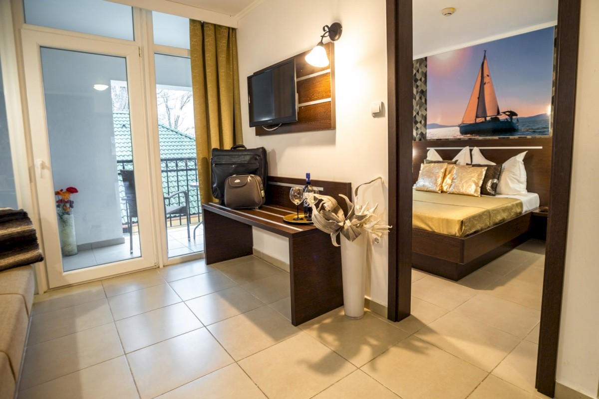 Dam Hotel