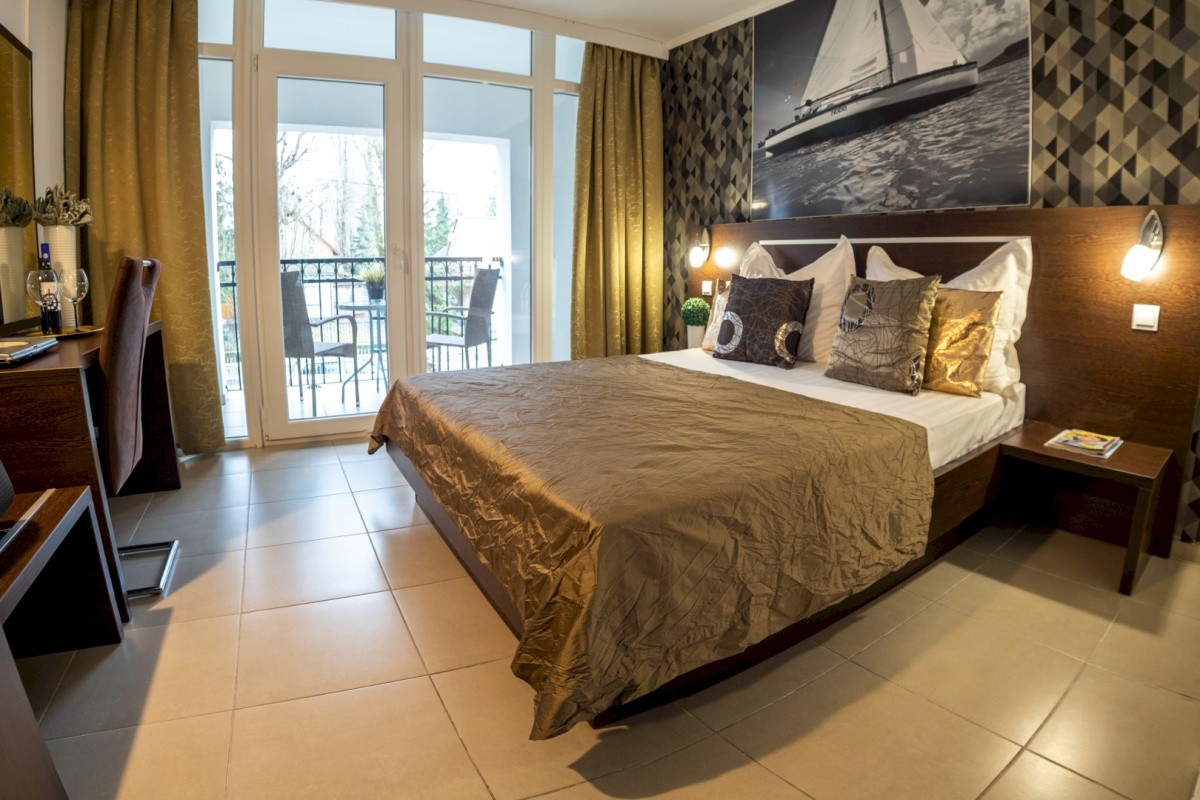 Dam Hotel