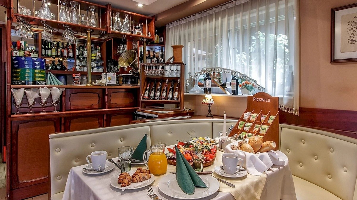 Aranypatkó Fogadó (Győrújbarát)