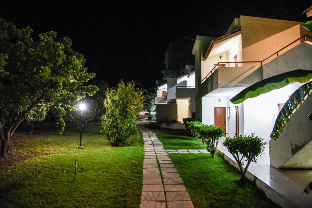 Vallian Village