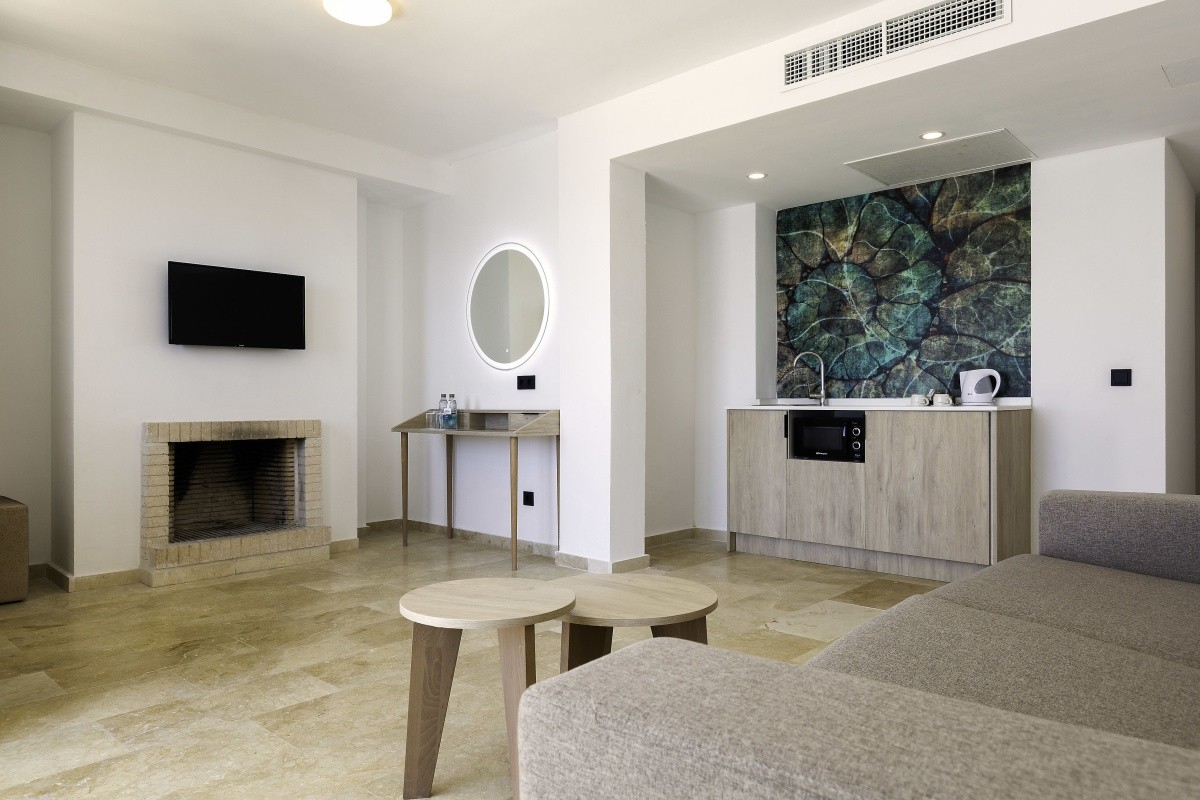 Alua Suites Las Rocas (Ex. Roc Las Rocas Aparthotel)