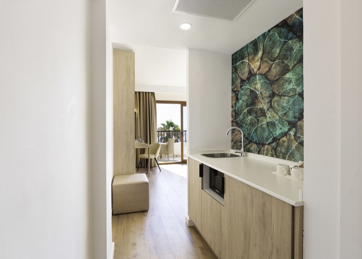 Alua Suites Las Rocas (Ex. Roc Las Rocas Aparthotel)