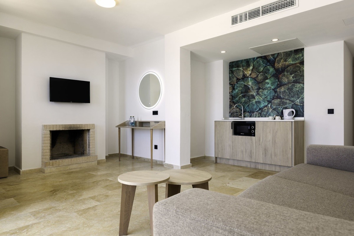 Alua Suites Las Rocas (Ex. Roc Las Rocas Aparthotel)