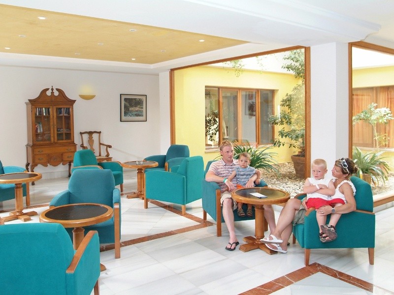 Alua Suites Las Rocas (Ex. Roc Las Rocas Aparthotel)