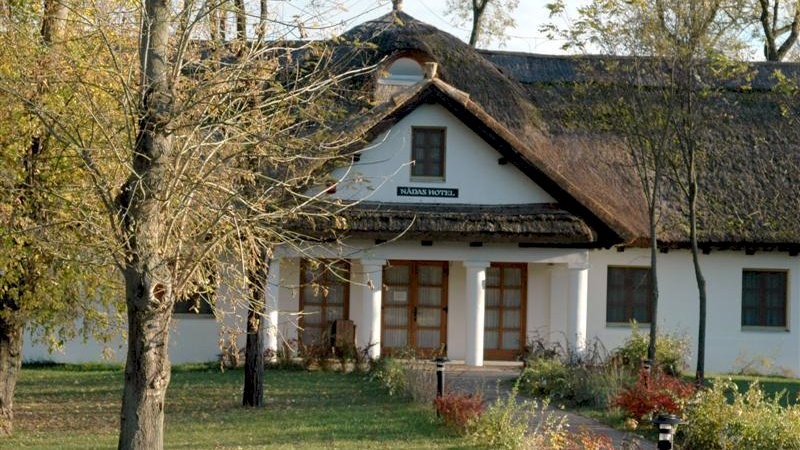 Sarlóspuszta Club