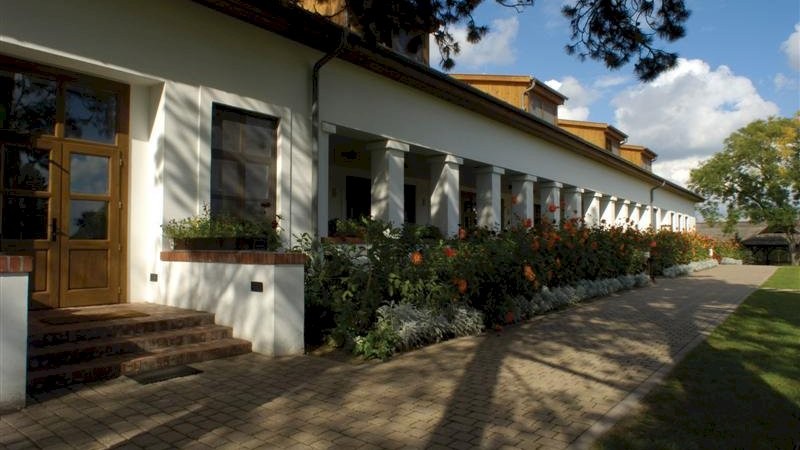 Sarlóspuszta Club