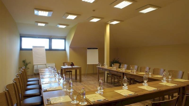 Sarlóspuszta Club