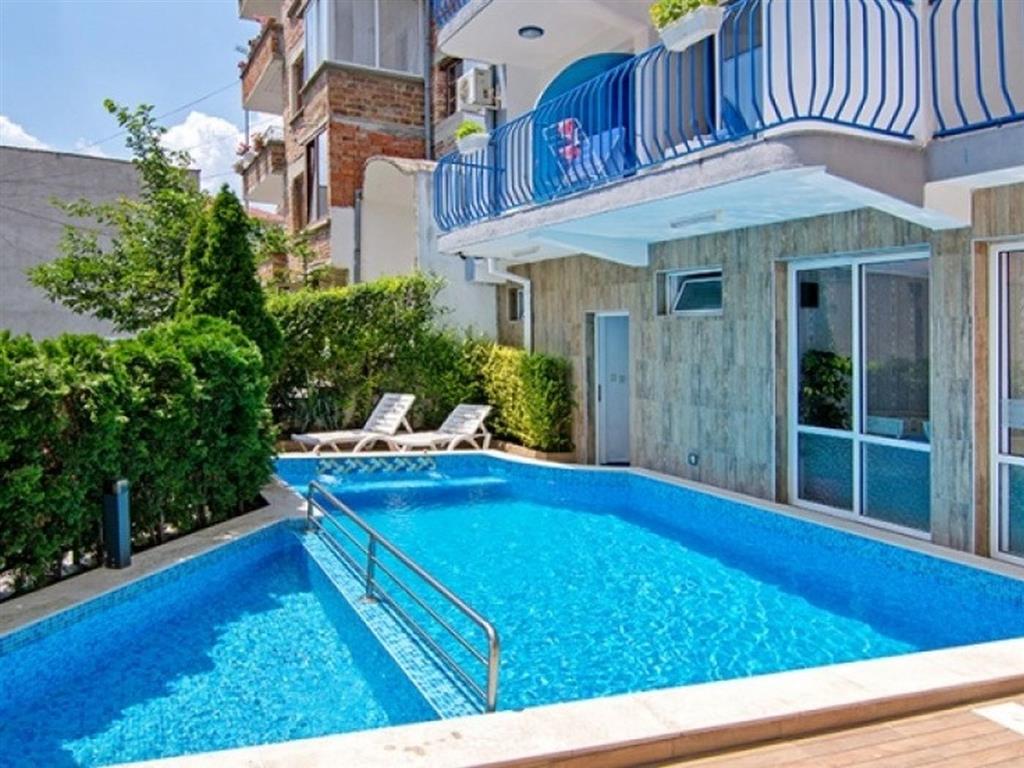 Hotel Elvira