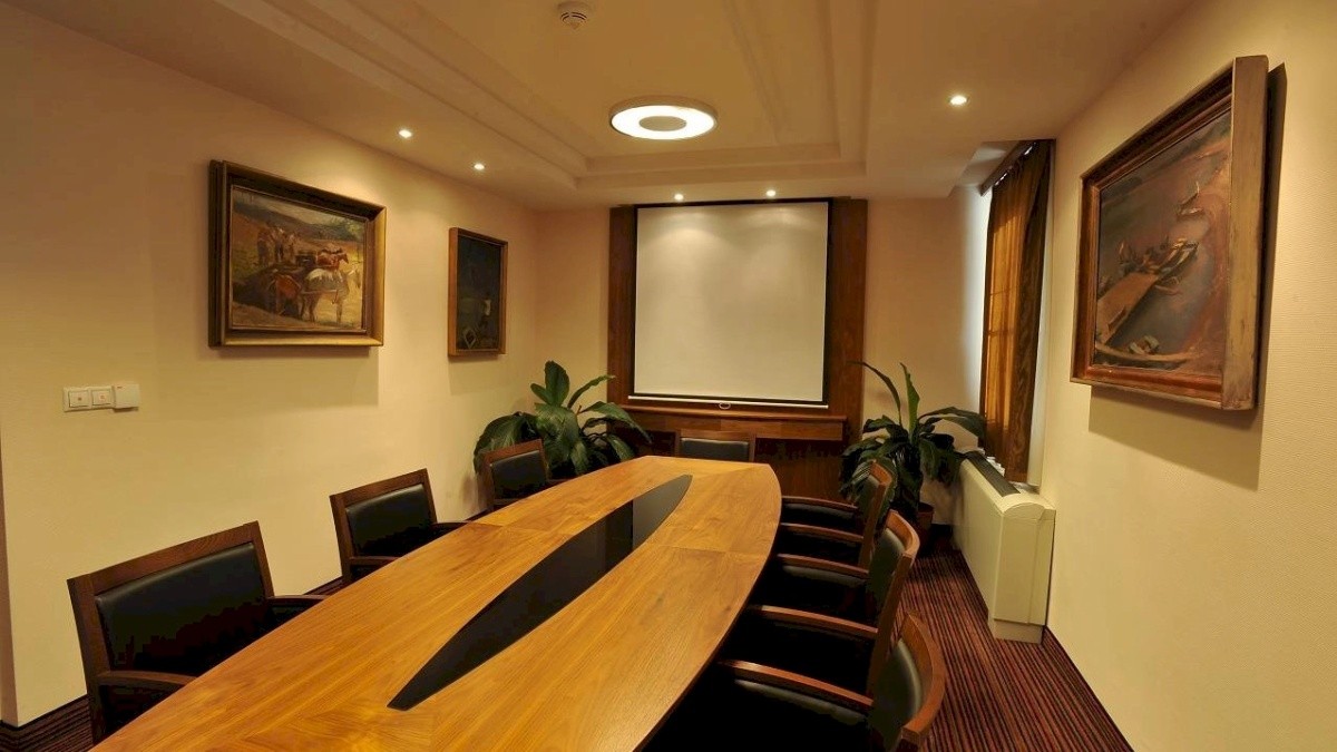 Garden Hotel Wellness És Konferencia