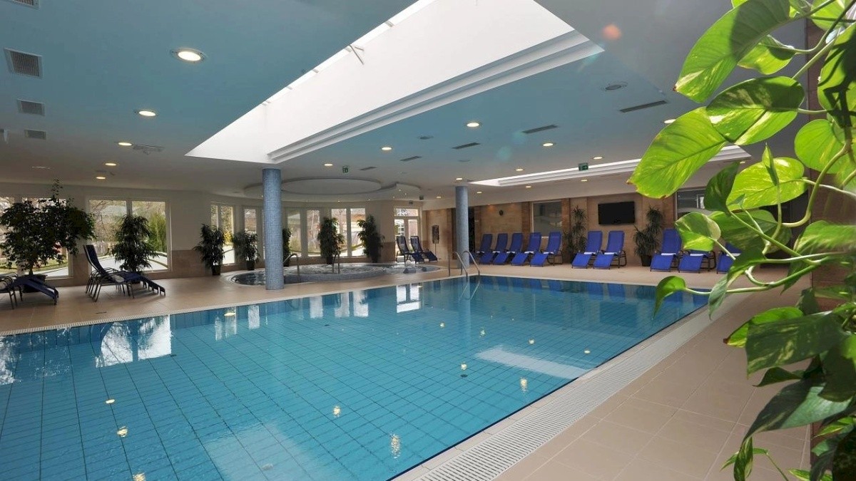 Garden Hotel Wellness És Konferencia