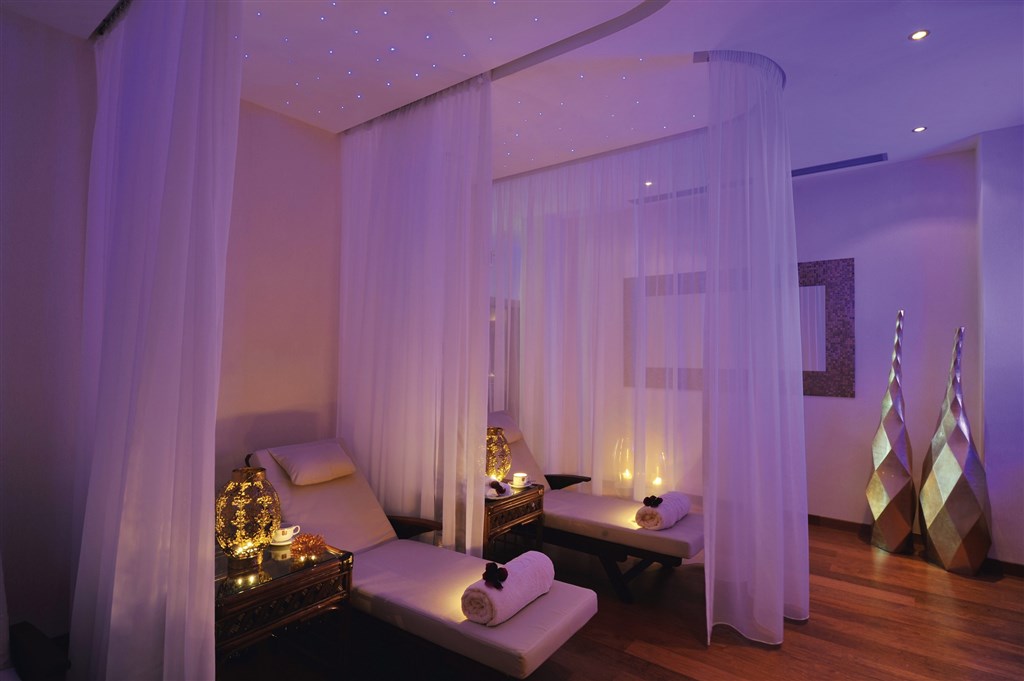Constantinou Bros Athena Royal Beach