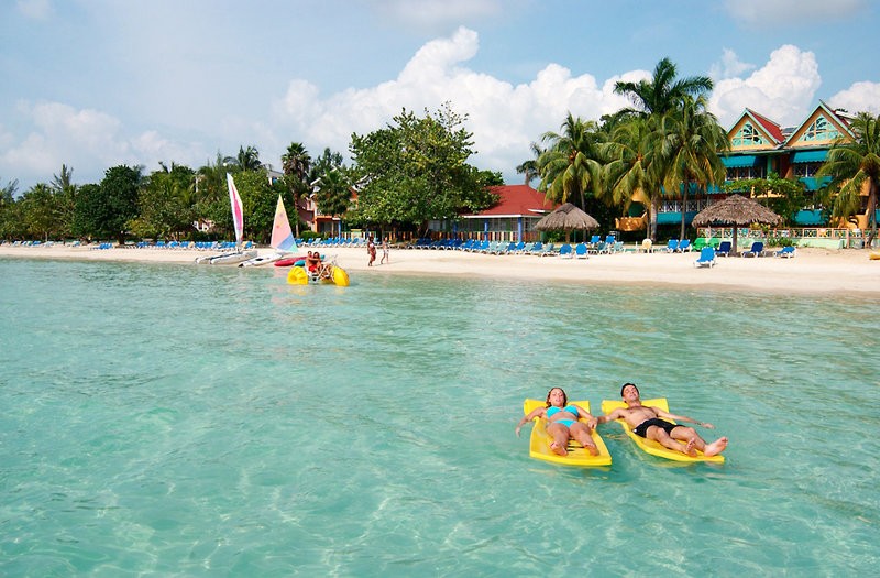 Azul Beach Resort