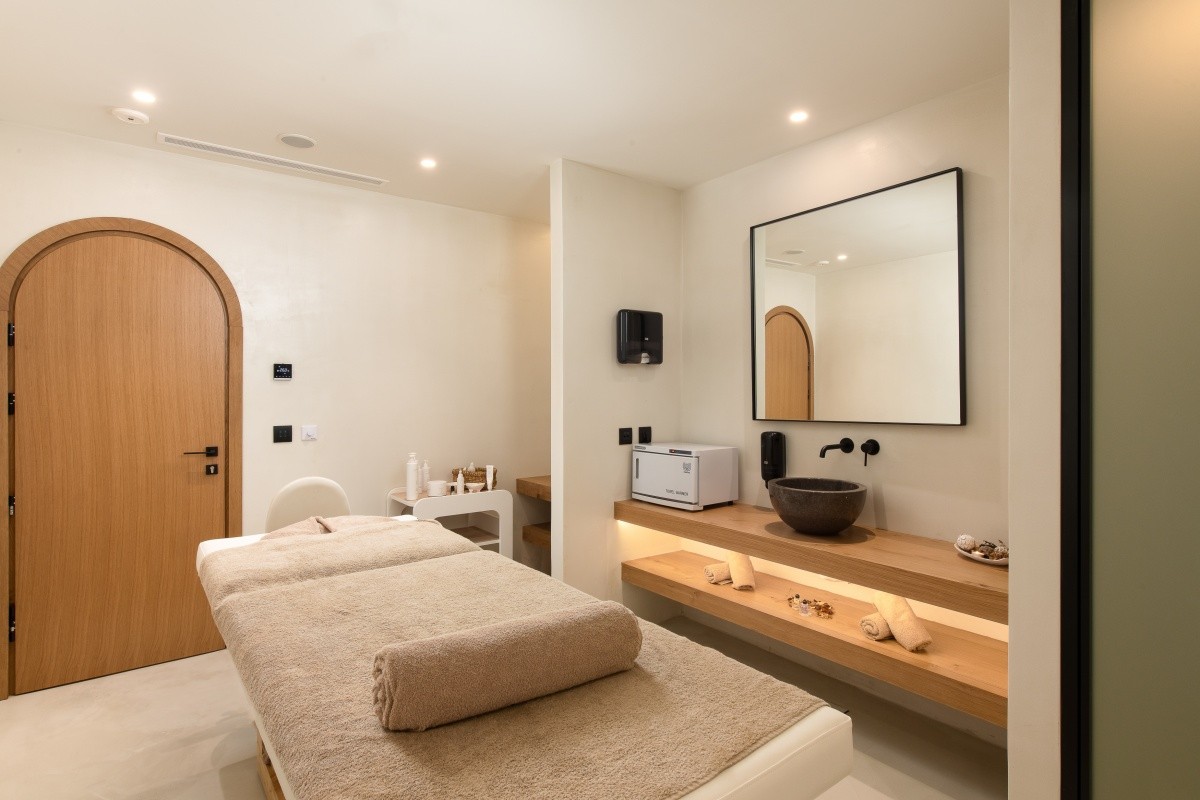 Koia All-Suite Wellbeing Resort (Agios Fokas)