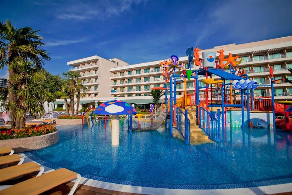 DIT EVRIKA BEACH CLUB HOTEL