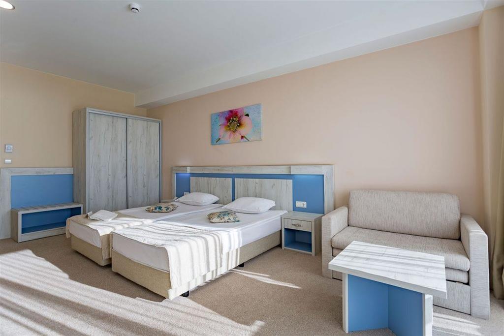 DIT EVRIKA BEACH CLUB HOTEL