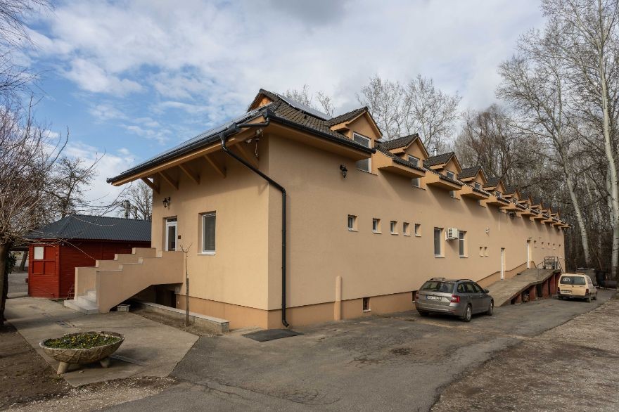 Tiszacsegei Halászcsárda És Panzió