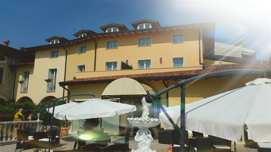 Borgo Dei Poeti Wellness Resort