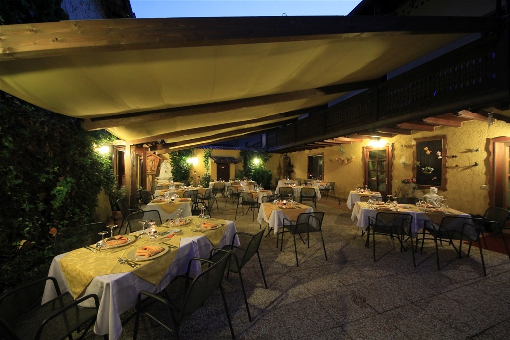 Borgo Dei Poeti Wellness Resort