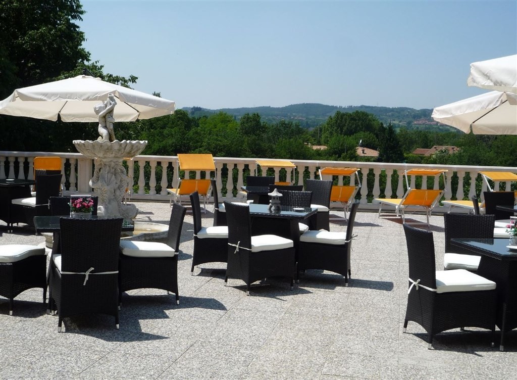 Borgo Dei Poeti Wellness Resort