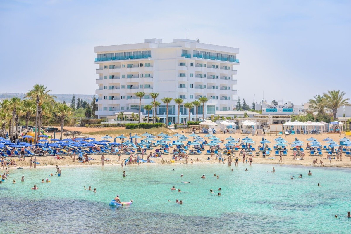 Tasia Maris Sands