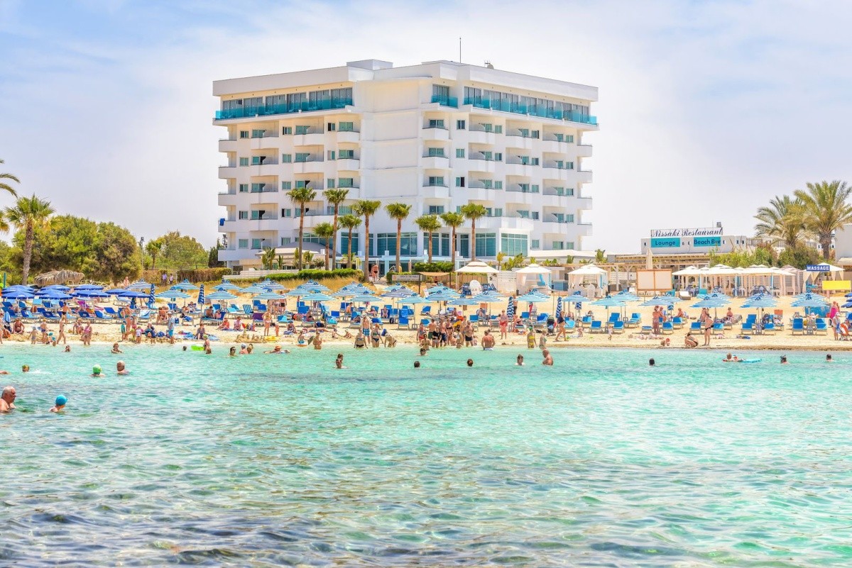 Tasia Maris Sands