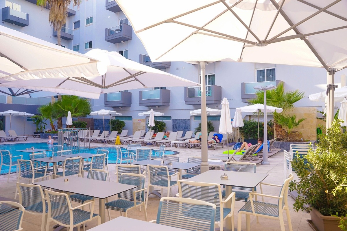 Pebbles Resort (St. Paul's Bay)