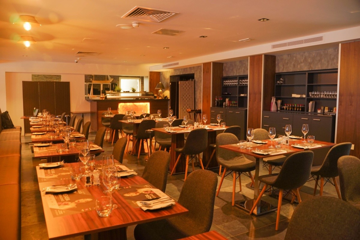 Pebbles Resort (St. Paul's Bay)