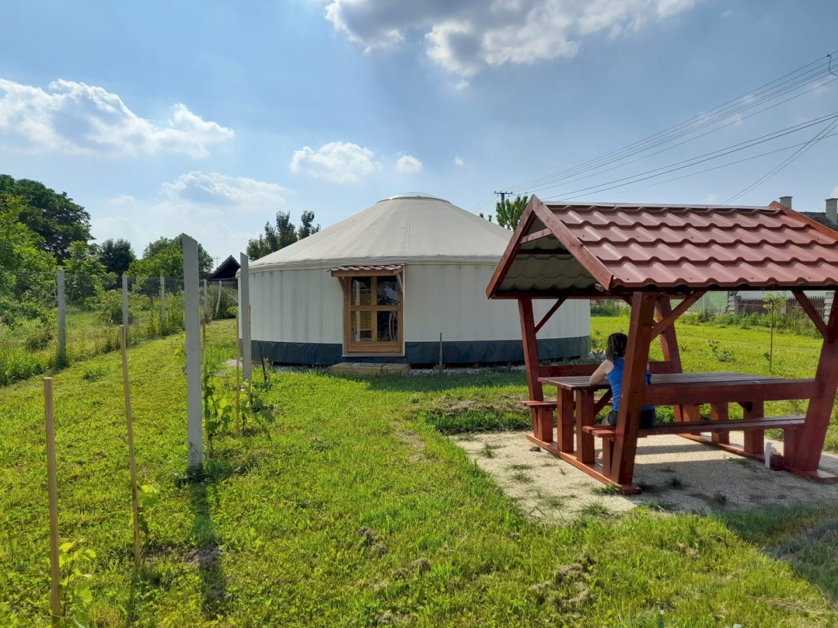 Szent Márton Jurtaszállás (Nagyrécse)