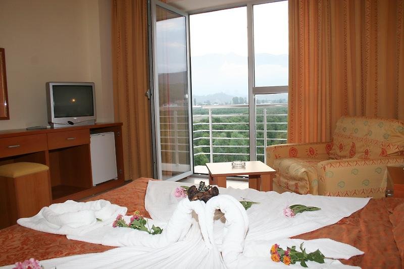Aura Resort