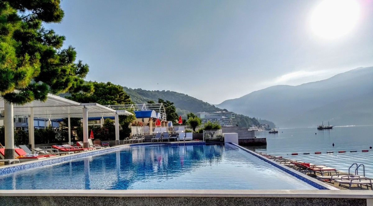 Carine Hotel Delfin (Bijela)