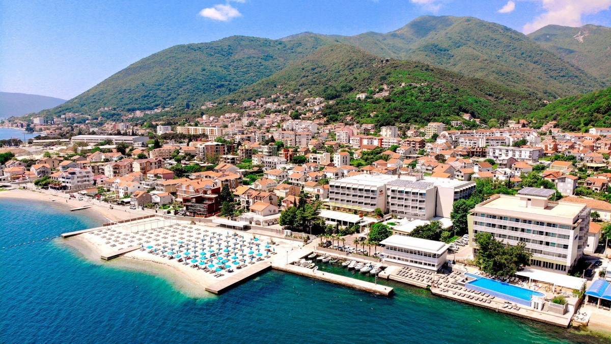 Carine Hotel Delfin (Bijela)