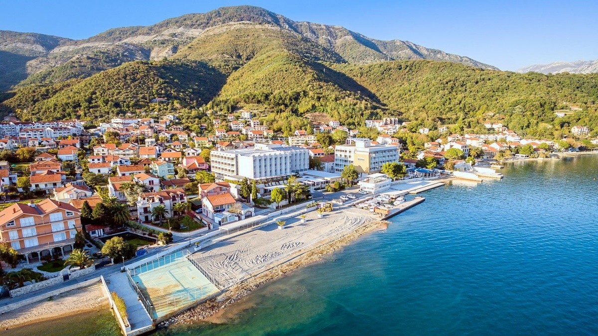 Carine Hotel Delfin (Bijela)