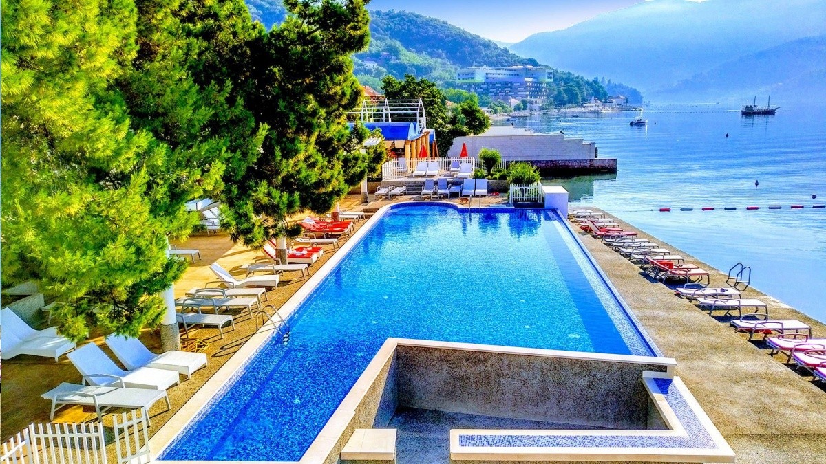Carine Hotel Delfin (Bijela)