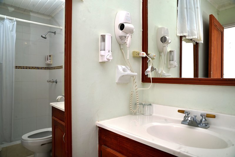 Dover Beach Hotel