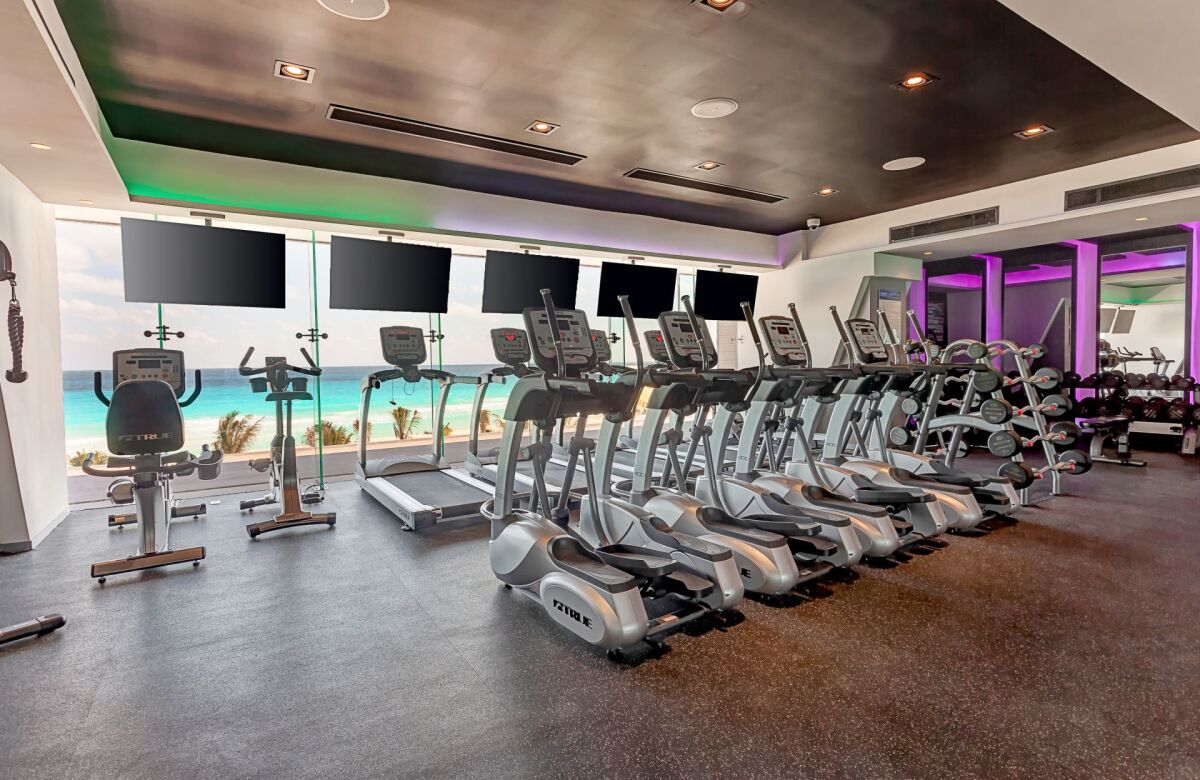 Royalton Chic Suites Cancun Resort & Spa
