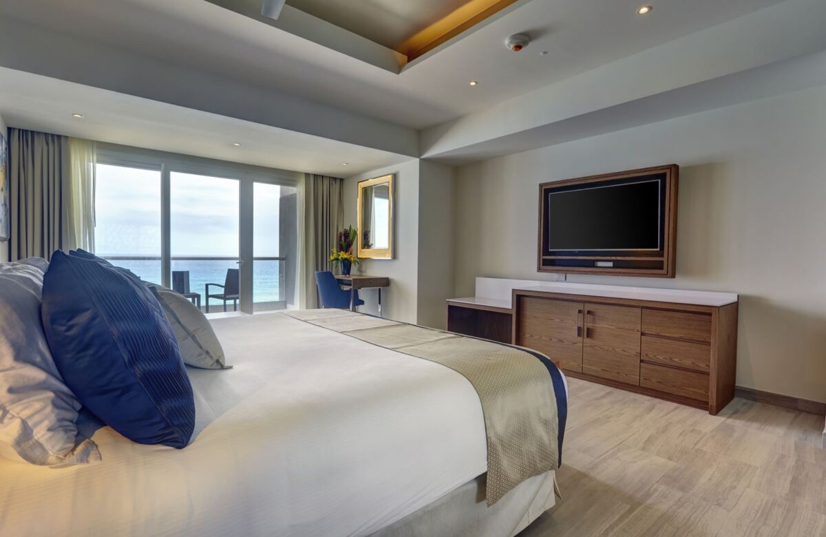 Royalton Chic Suites Cancun Resort & Spa