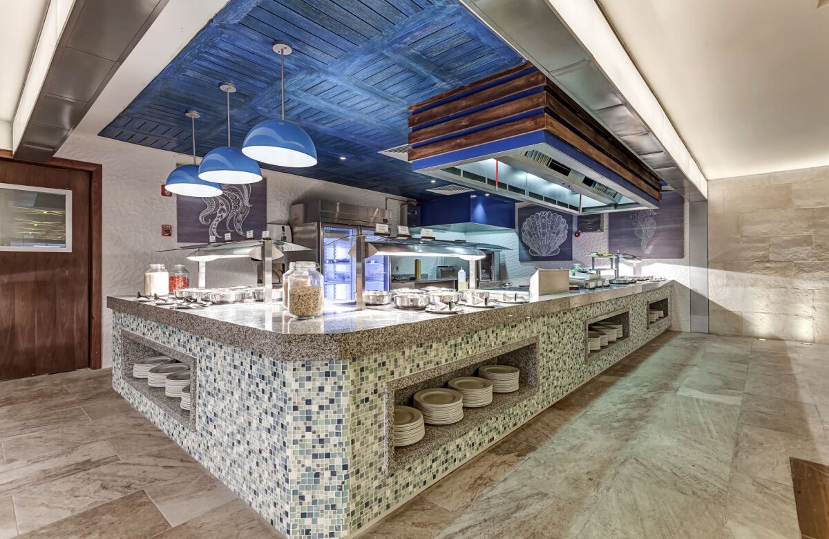Royalton Chic Suites Cancun Resort & Spa