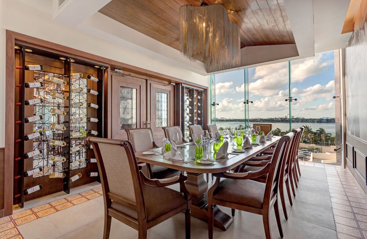 Royalton Chic Suites Cancun Resort & Spa
