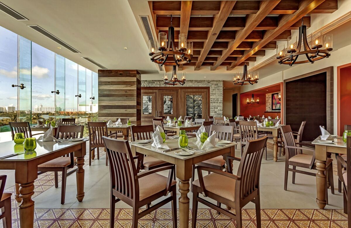 Royalton Chic Suites Cancun Resort & Spa