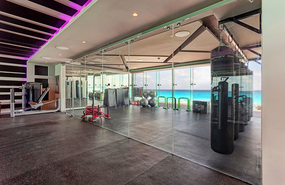 Royalton Chic Suites Cancun Resort & Spa