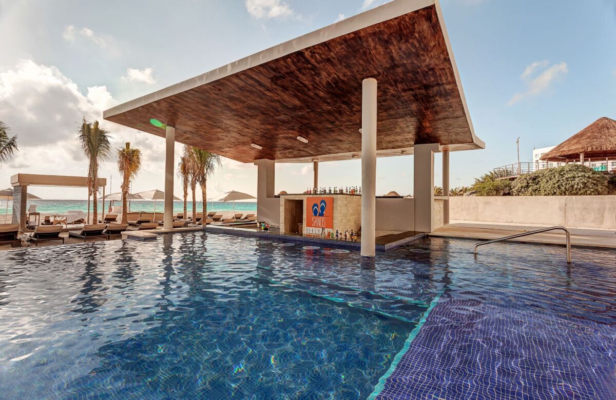 Royalton Chic Suites Cancun Resort & Spa
